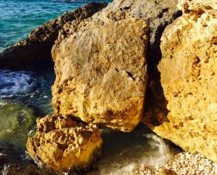 Πετανοί: Η κορυφαία παραλία του Ιονίου που «μαγεύει» με τα νερά της [εικόνες]