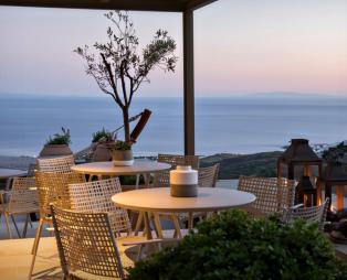 Aeolis Tinos Suites: Το ξενοδοχείο που θα βάλει την Τήνο στο πρόγραμμα των διακοπών σου