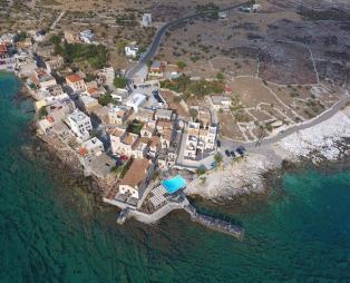 Αυτά είναι τα 16 κορυφαία ευρωπαϊκά ξενοδοχεία… μπροστά στο κύμα! Στη λίστα και τρία ελληνικά (pics)