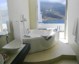 «Aegialis Hotel & Spa»: Στιγμές από παραμύθι στην Αμοργό (pics)