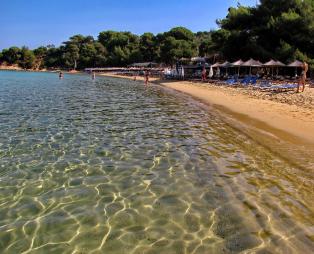 Ερημώνει η διάσημη παραλία Μπανάνα στη Σκιάθο (pics)