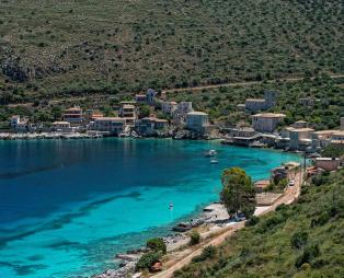 Μάνη: Βουτιά σε γραφικά χωριά και καταγάλανα νερά (pics)