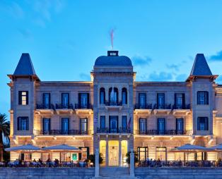 «Poseidonion Grand Hotel»: Εμπειρία πολλών αστέρων στο πιο ιστορικό ξενοδοχείο των Σπετσών (pics)
