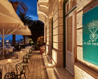 «Poseidonion Grand Hotel»: Εμπειρία πολλών αστέρων στο πιο ιστορικό ξενοδοχείο των Σπετσών (pics)