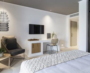 Το «Adorno Beach Hotel» στη Μύκονο έχει όλα όσα ψάχνεις