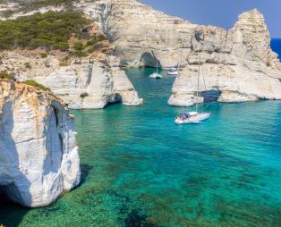 Forbes: Η Μήλος στα 6 καλύτερα μέρη για το καλοκαίρι 2017 (pics)