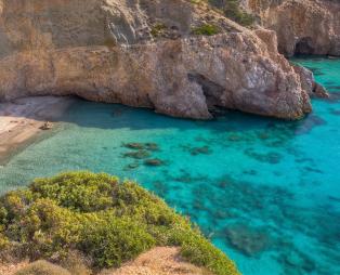 Forbes: Η Μήλος στα 6 καλύτερα μέρη για το καλοκαίρι 2017 (pics)