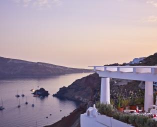 Στην Οία το «καλύτερο ξενοδοχείο της Ελλάδας» (pics)