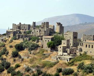 Μάνη: Βουτιά σε γραφικά χωριά και καταγάλανα νερά (pics)