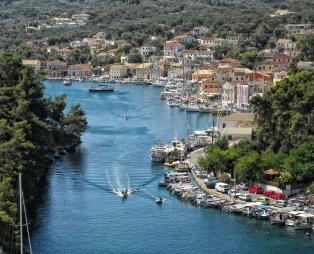 Ταξιδέψτε σαν σταρ στα ελληνικά νησιά