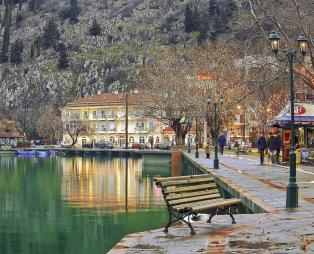 Καστοριά: Βόλτες στη λίμνη, σε γειτονιές με αρχοντικά και γουναράδικα (pics)