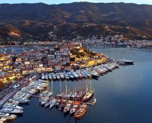 Πέντε μέρη για να αποχαιρετίσετε το καλοκαιράκι (pics)