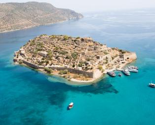Θαλασσινά μοτίβα στον Άγιο Νικόλαο και την Ελούντα