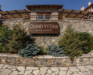 Grand Vytina Hotel & Suites