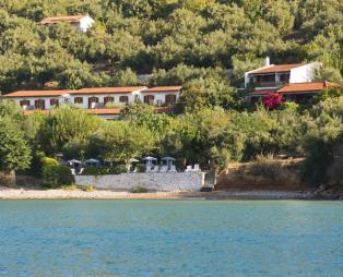 Kotronas Bay Bungalows