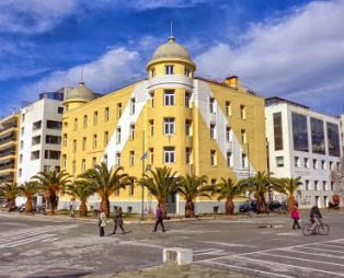 Ίσως η πληρέστερη ελληνική πόλη που τα συνδυάζει όλα (pics)