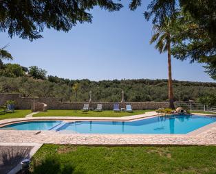 Athina Luxury Villas