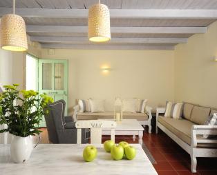 Mythos Suites Hotel