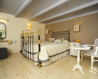 Mythos Suites Hotel