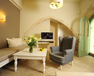 Mythos Suites Hotel