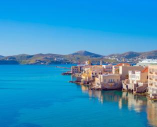 Ταξίδι στην αρχόντισσα των Κυκλάδων, τη Σύρο