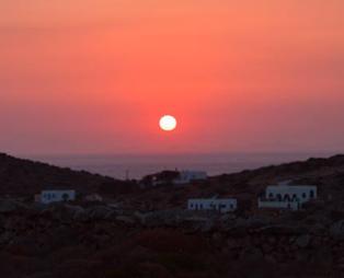 Για μπάνιο στις σπηλιές της Ηρακλειάς