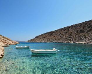 Για μπάνιο στις σπηλιές της Ηρακλειάς