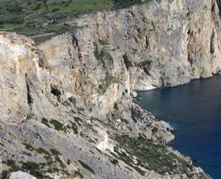 Ηρακλειά: Νησί για χαλάρωση, με χρυσές παραλίες