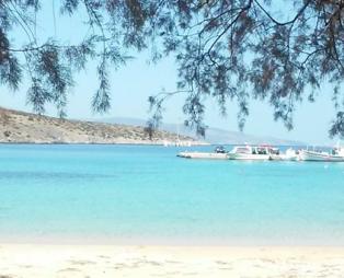 Ηρακλειά: Νησί για χαλάρωση, με χρυσές παραλίες