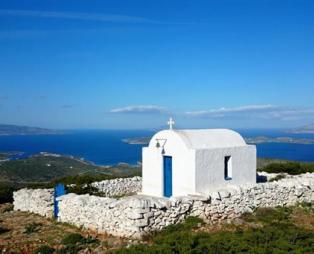 Ηρακλειά: Νησί για χαλάρωση, με χρυσές παραλίες