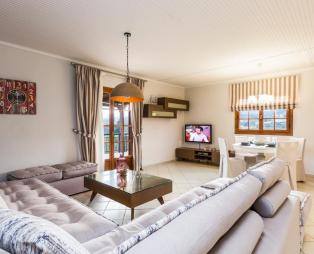 Villas Lefkothea