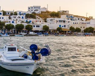 Η Τήνος με τα 45 χωριά και τον επιβλητικό ναό (pics)