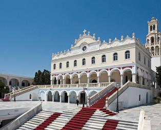 Η Τήνος με τα 45 χωριά και τον επιβλητικό ναό (pics)