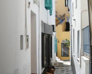 Η Τήνος με τα 45 χωριά και τον επιβλητικό ναό (pics)