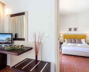 Τα «Spyrou Hotels» γιόρτασαν τα 40 τους χρόνια (pics)