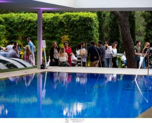 Άνοιξε τις πισίνες του το Life Gallery athens στην Εκάλη
