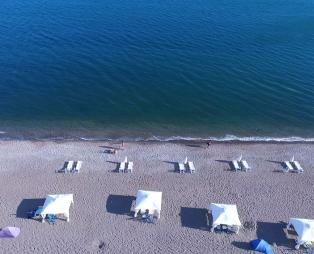 Niriides Resort