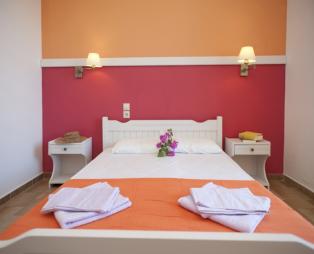 Nikolas Suites