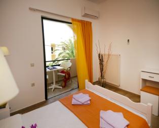 Nikolas Suites