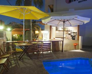 Nikolas Suites