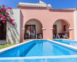 Τα «Spyrou Hotels» γιόρτασαν τα 40 τους χρόνια (pics)