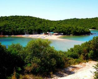 Μπέλλα Βράκα: Μία εξωτική παραλία στη Θεσπρωτία