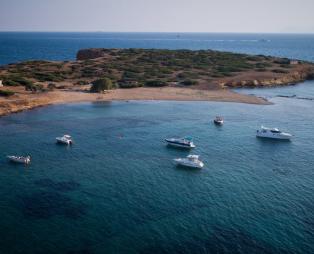Υδρούσα: Ένα γραφικό νησάκι… στην Αττική