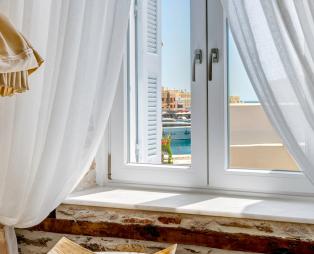 1844 Suites: Διαμονή υψηλής αισθητικής στην Ερμούπολη