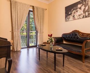 Theatro Hotel Odysseon: Χαλάρωση στη σκιά των Μετεώρων