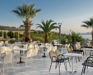 Akrathos Beach Hotel: Οι καλοκαιρινές διακοπές που ονειρεύεστε