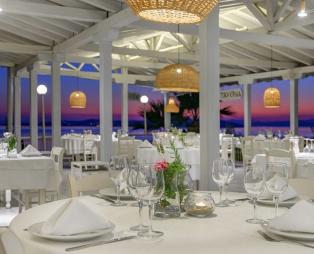 Akrathos Beach Hotel: Οι καλοκαιρινές διακοπές που ονειρεύεστε