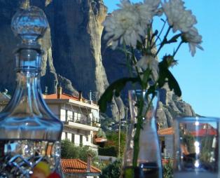 Theatro Hotel Odysseon: Χαλάρωση στη σκιά των Μετεώρων
