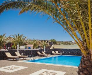Villa Danezis: Διακοπές με άνεση και ηρεμία στη Σαντορίνη
