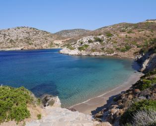 Τις πιο ωραίες παραλίες θα τις ανταμώσετε στους Φούρνους Ικαρίας